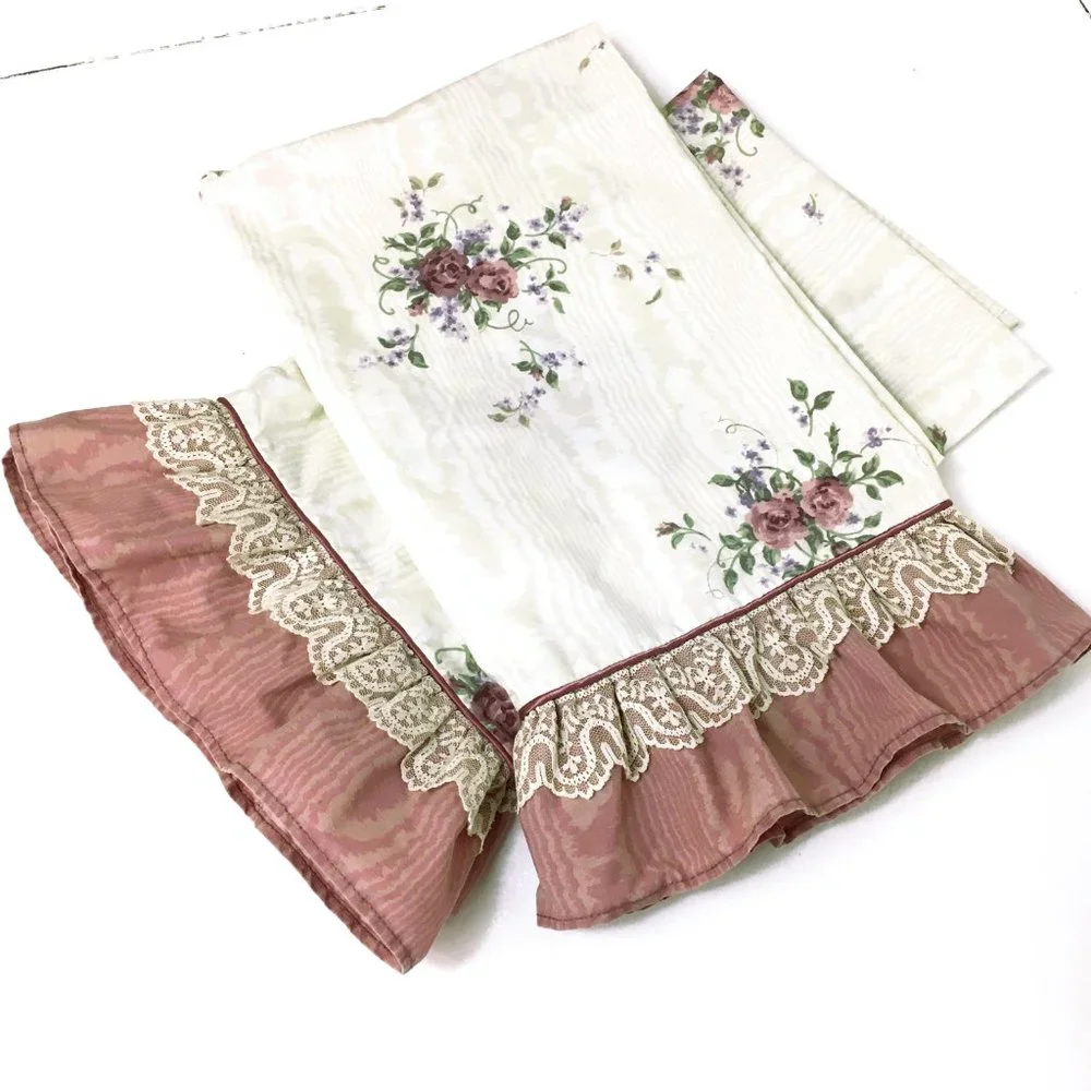 80’s VTG Pillowcases Cottagecore Romantic Roses Flower / Cream